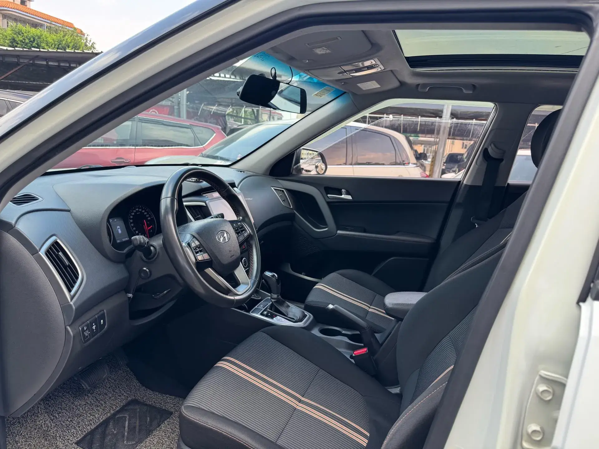 2016 HYUNDAI IX25 thumbnail 4