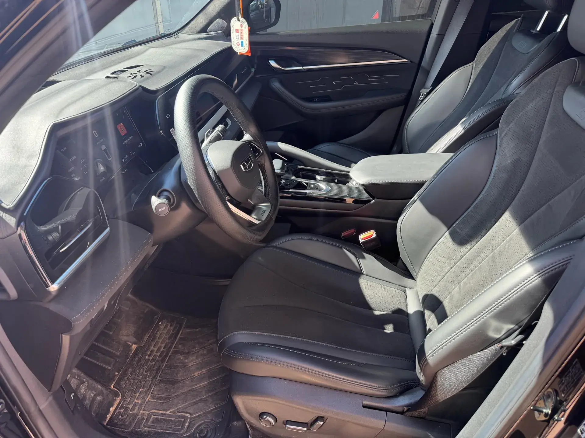 2024 GEELY MONJARO thumbnail 4