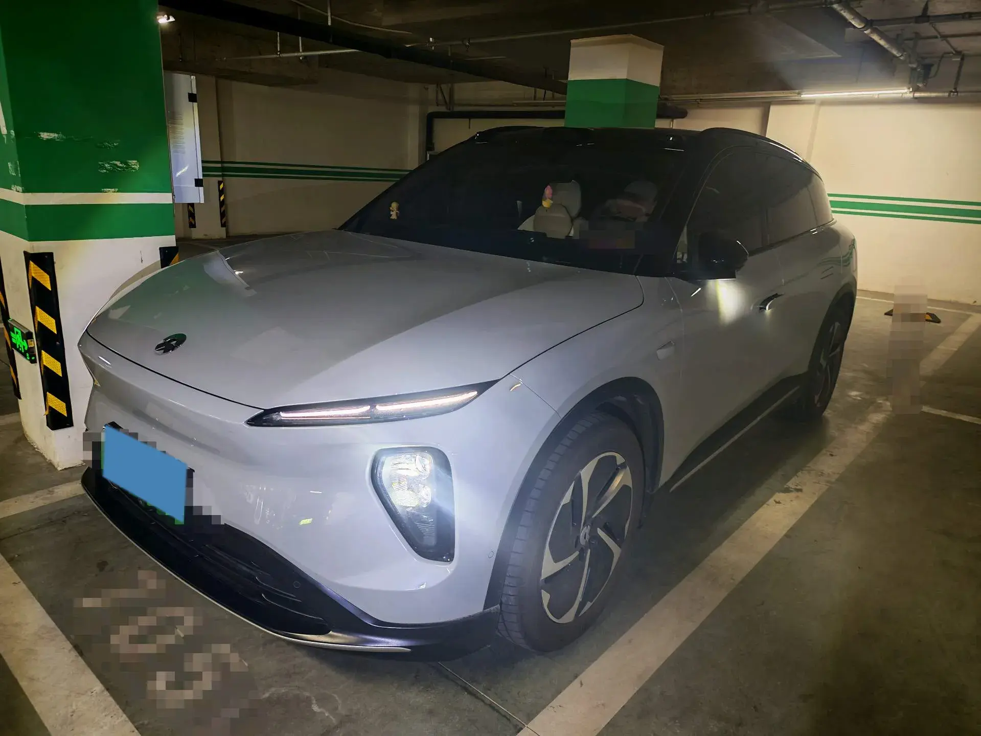 2024 NIO ES6 view 1