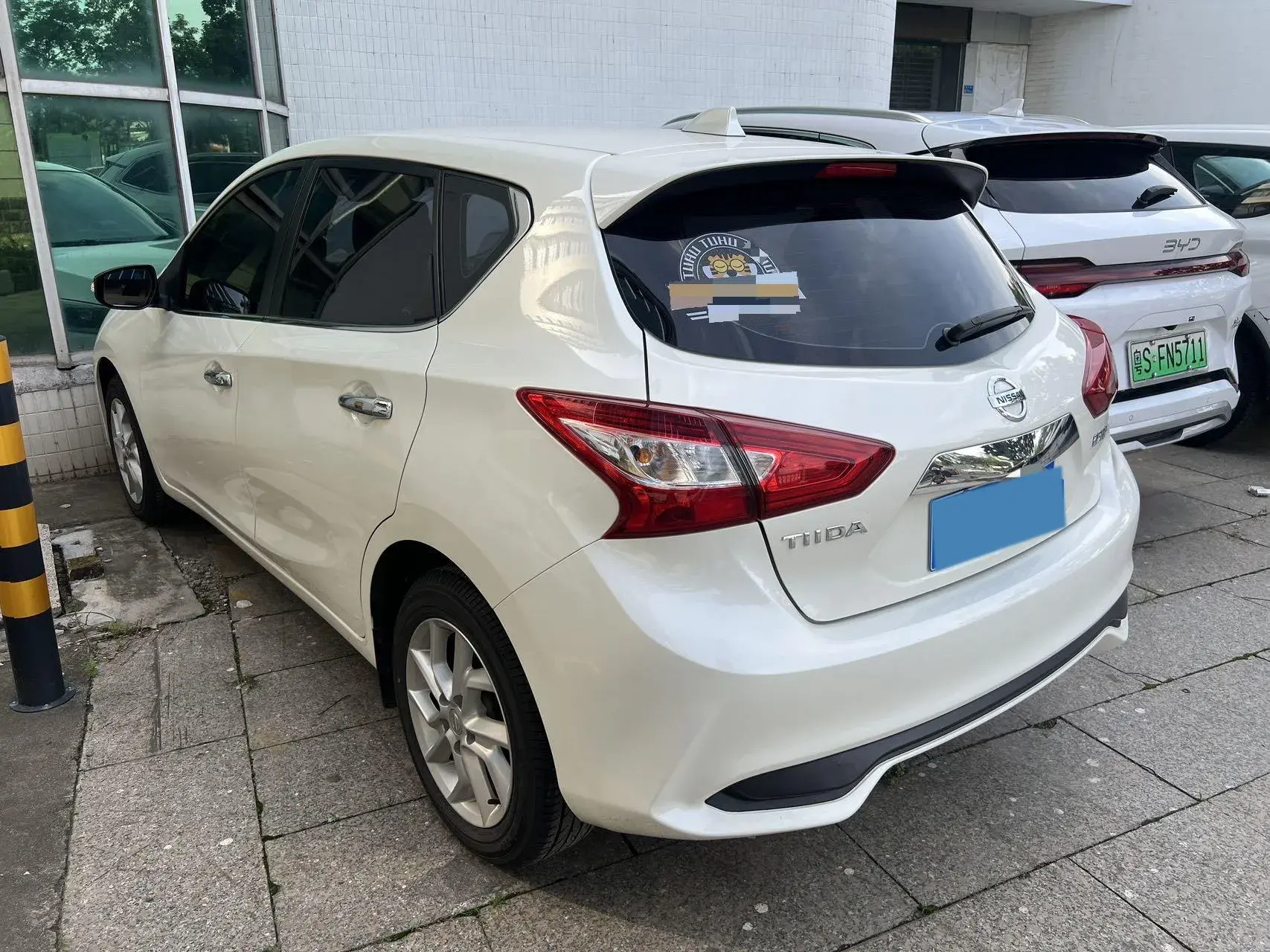 2021 NISSAN TIIDA thumbnail 4