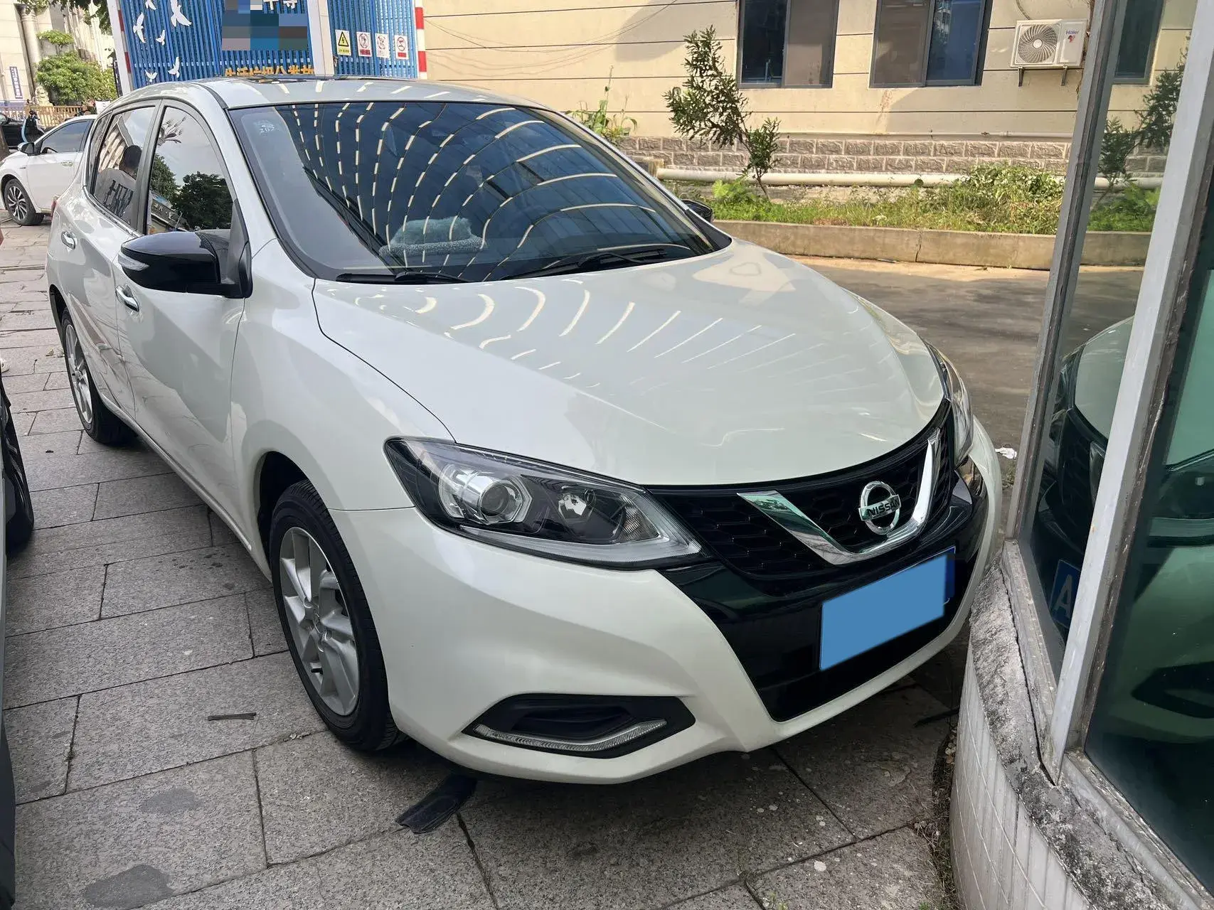 2021 NISSAN TIIDA thumbnail 2