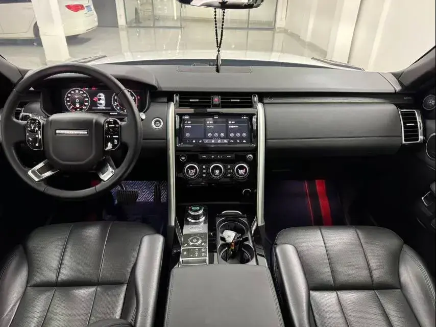 2017 LAND ROVER thumbnail 4