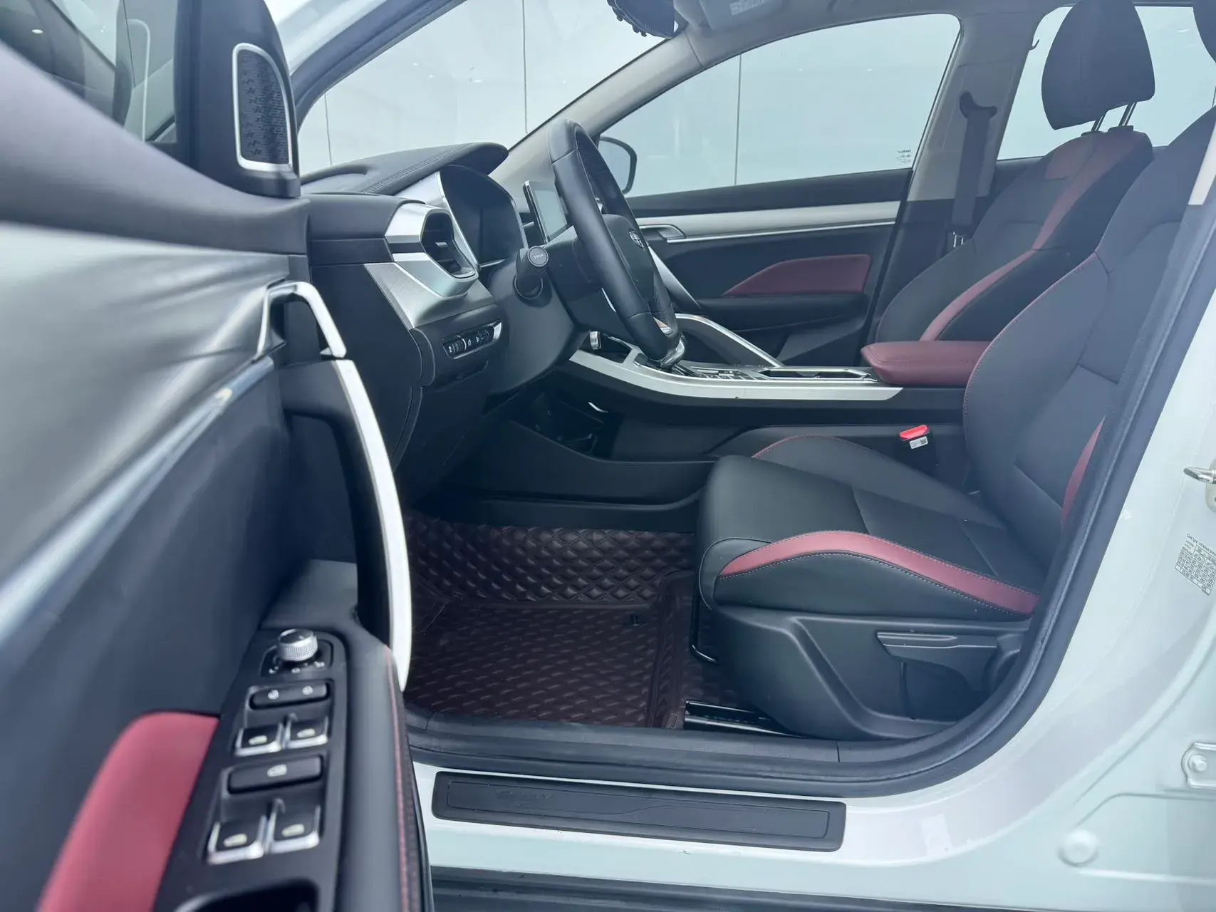 2020 GEELY COOLRAY thumbnail 4