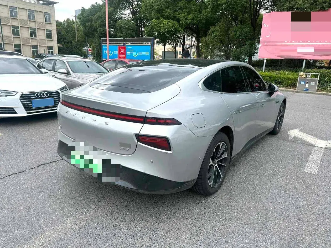 2020 XPENG P7 thumbnail 2