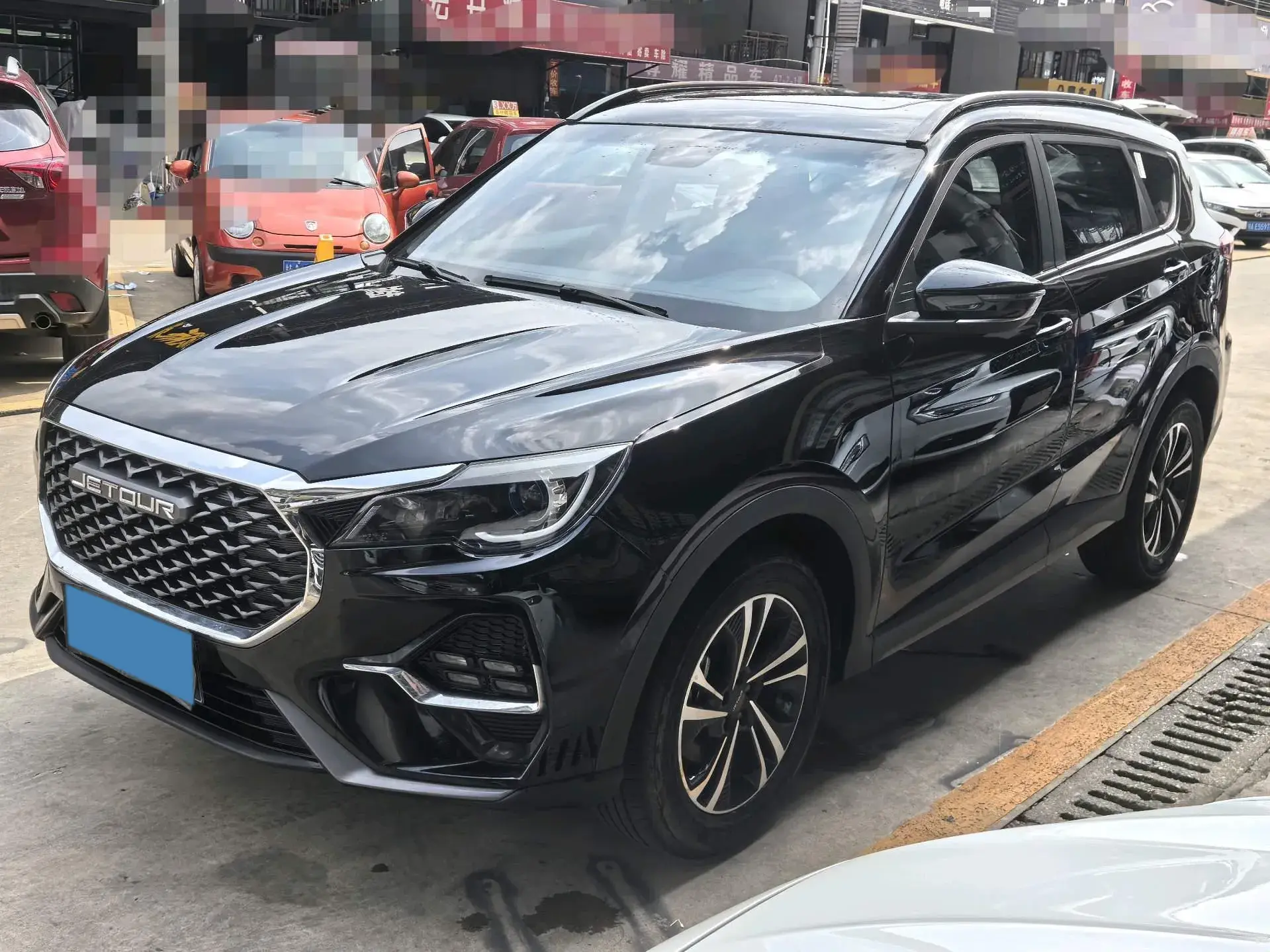 2023 JETOUR X70 view 1