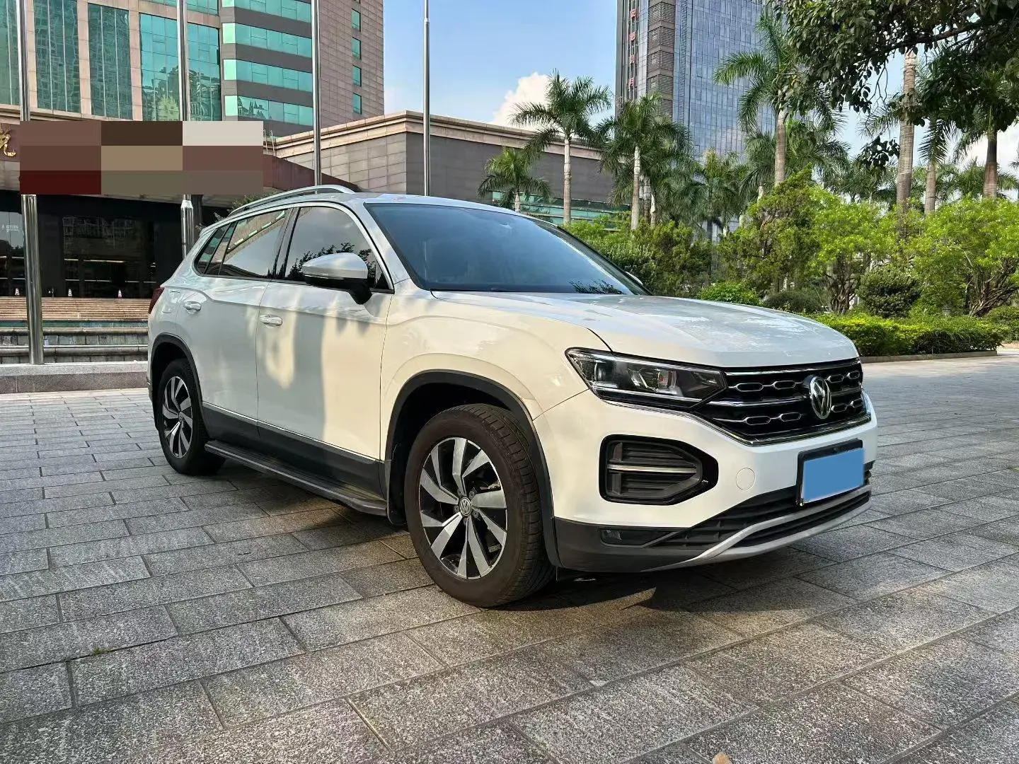 2019 VOLKSWAGEN TAYRON thumbnail 3