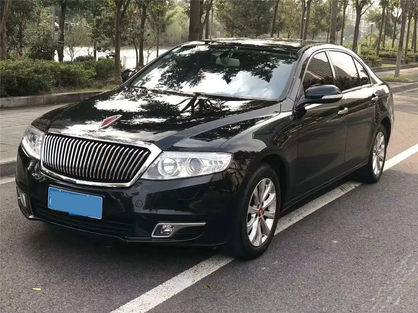 2018 HONGQI H7 view 1