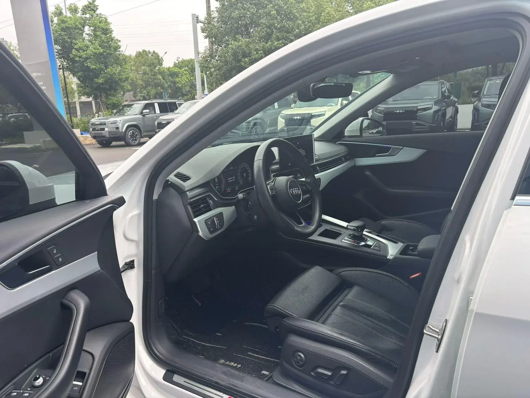 2020 AUDI A4L thumbnail 3