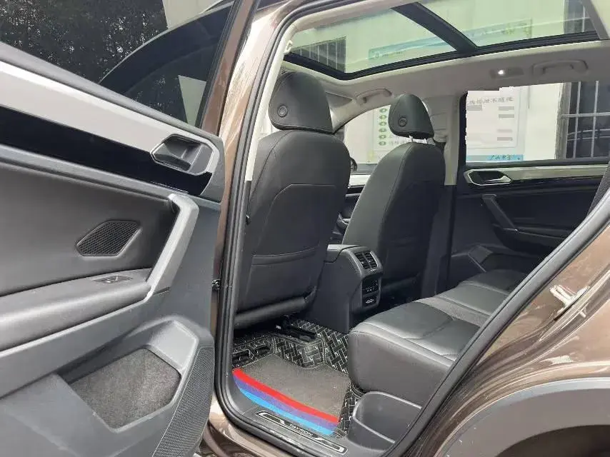 2021 VOLKSWAGEN TAYRON thumbnail 4