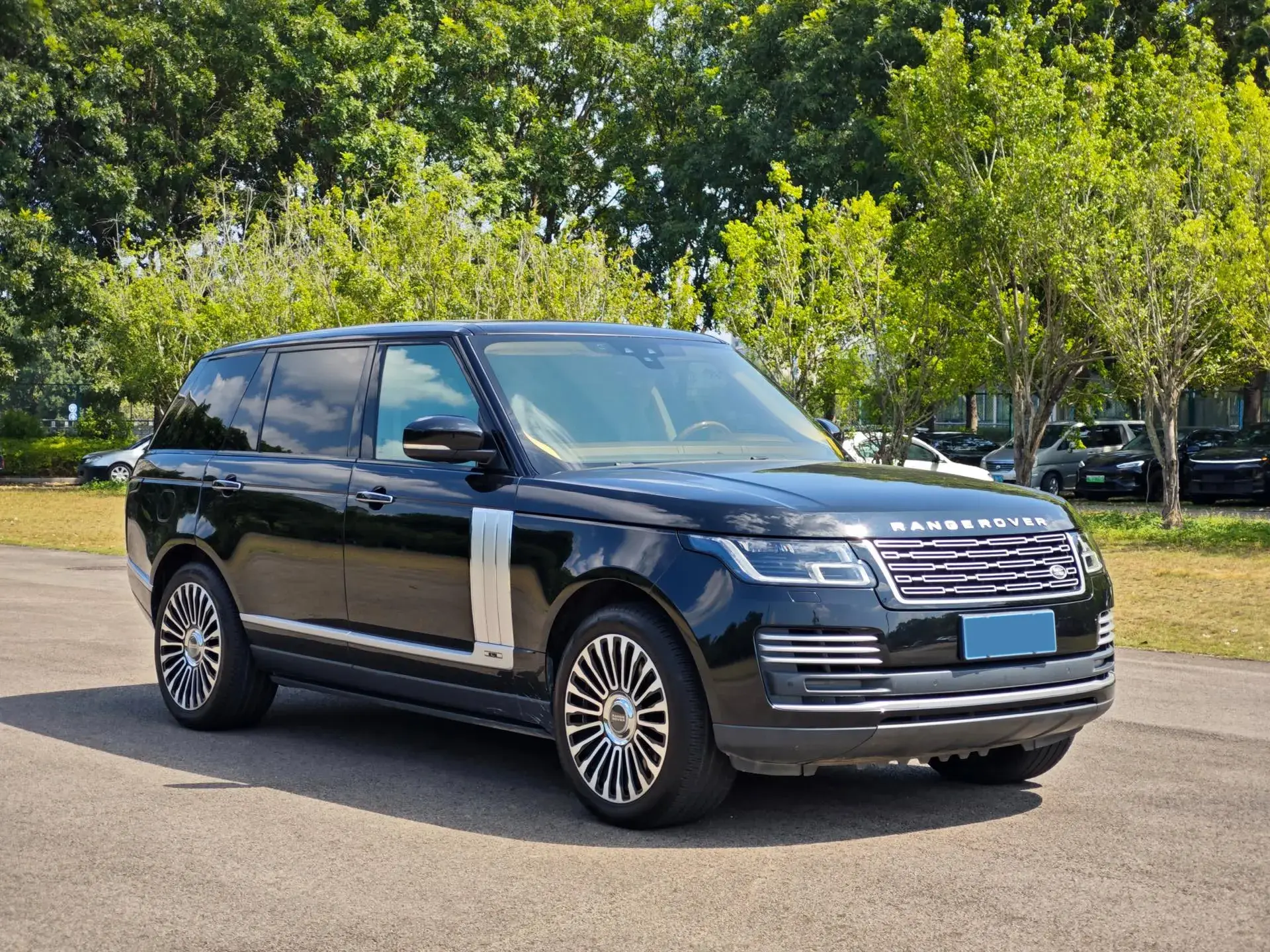 2018 LAND ROVER thumbnail 3