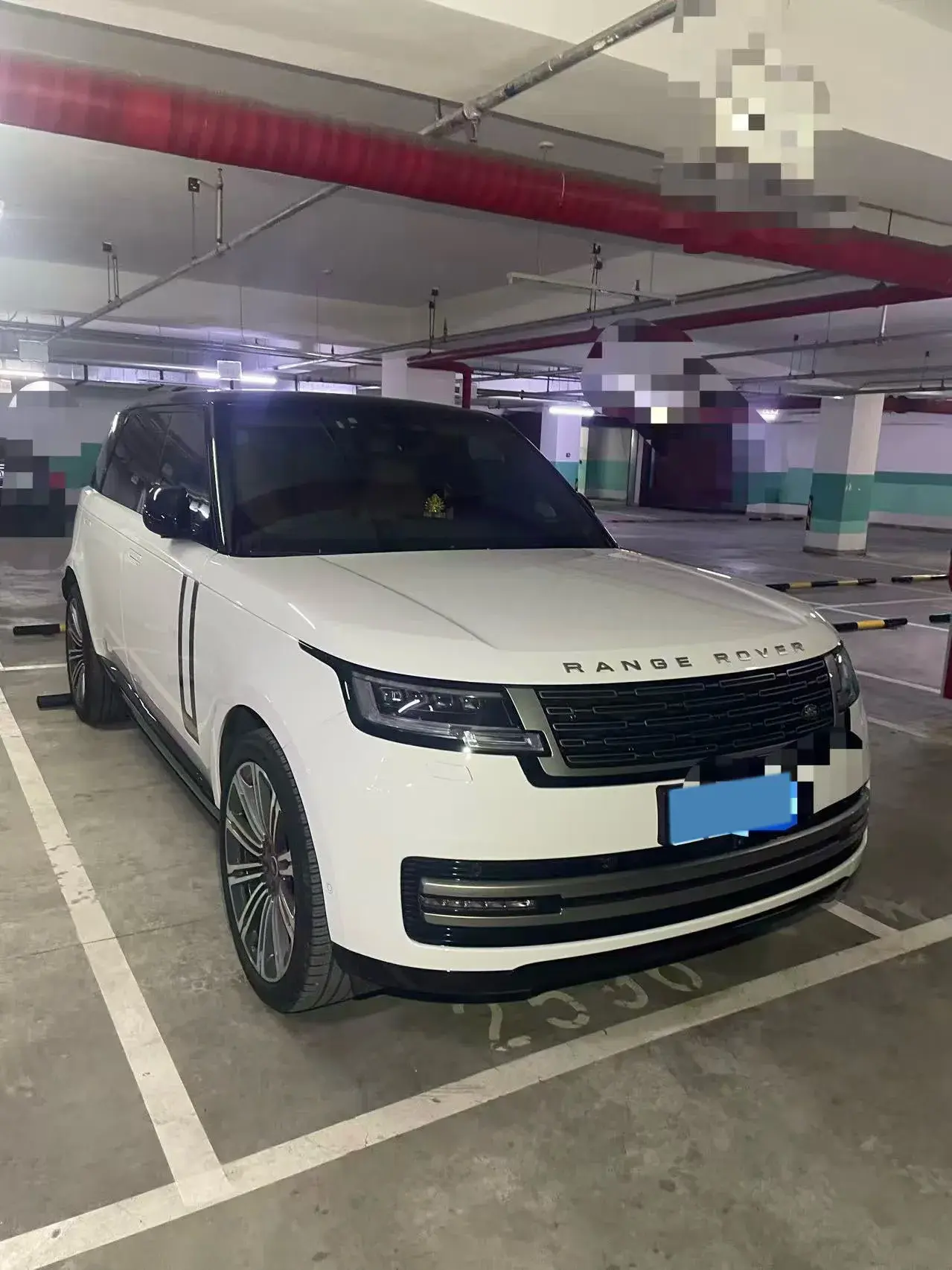 2024 LAND ROVER thumbnail 2