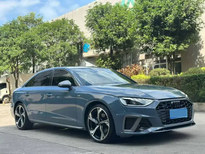 2022 AUDI A4L thumbnail 3