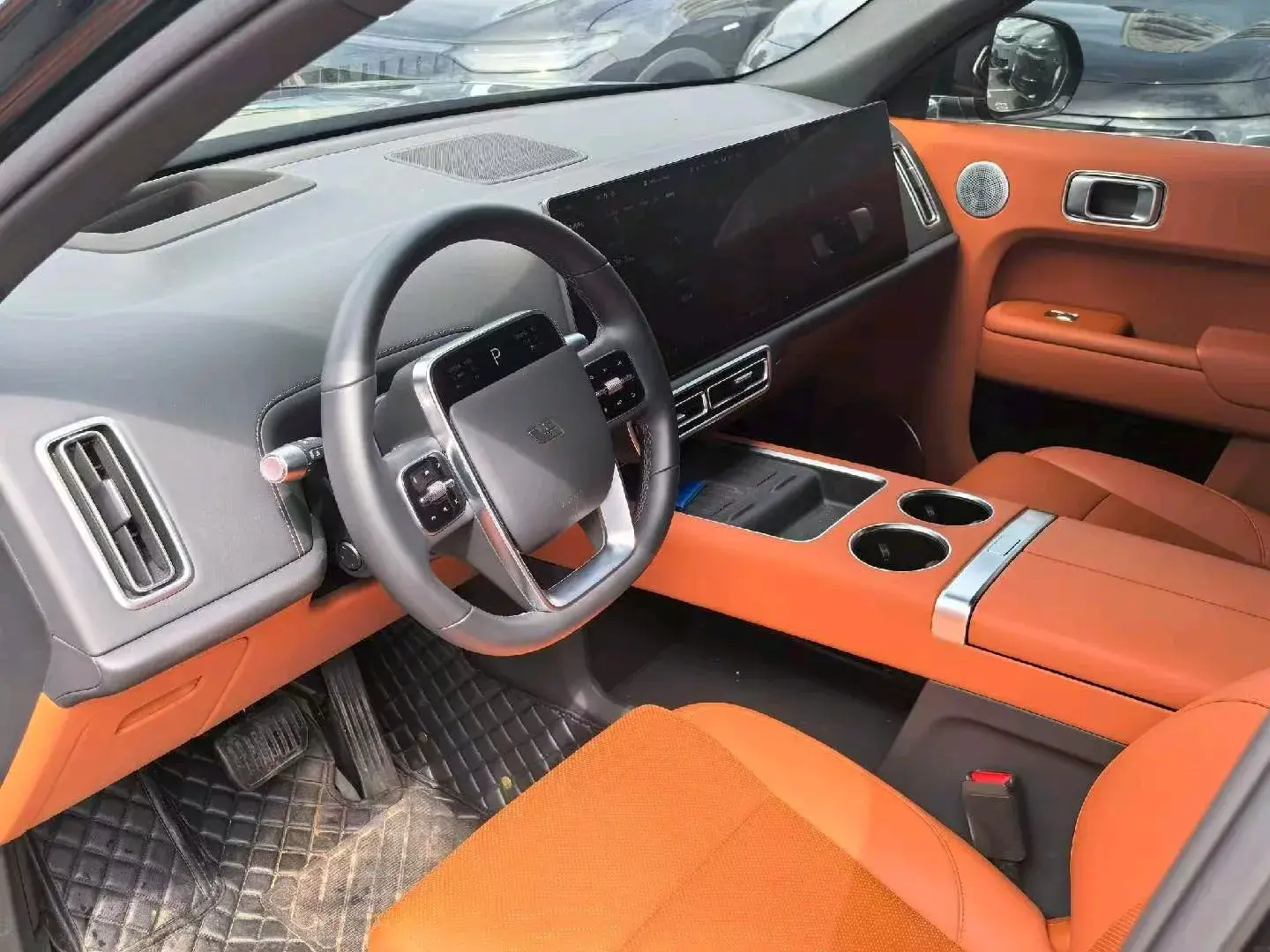 2024 LI L8 thumbnail 2