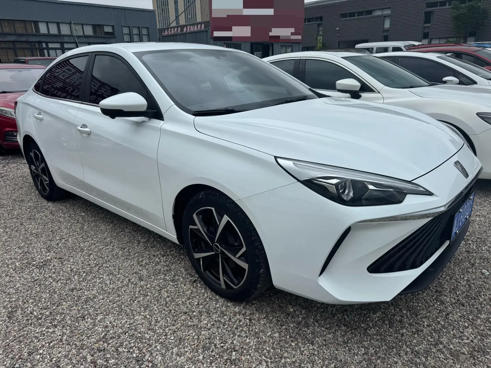 2023 ROEWE I5 thumbnail 3