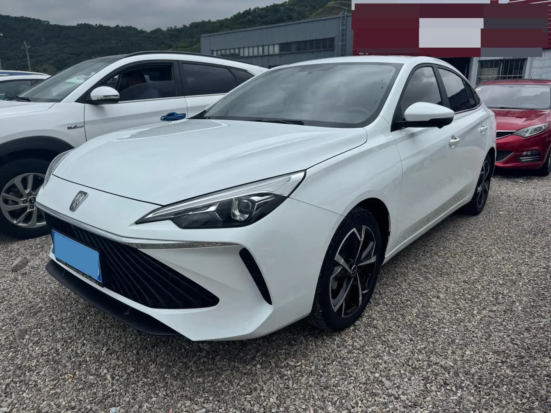 2023 ROEWE I5 view 1