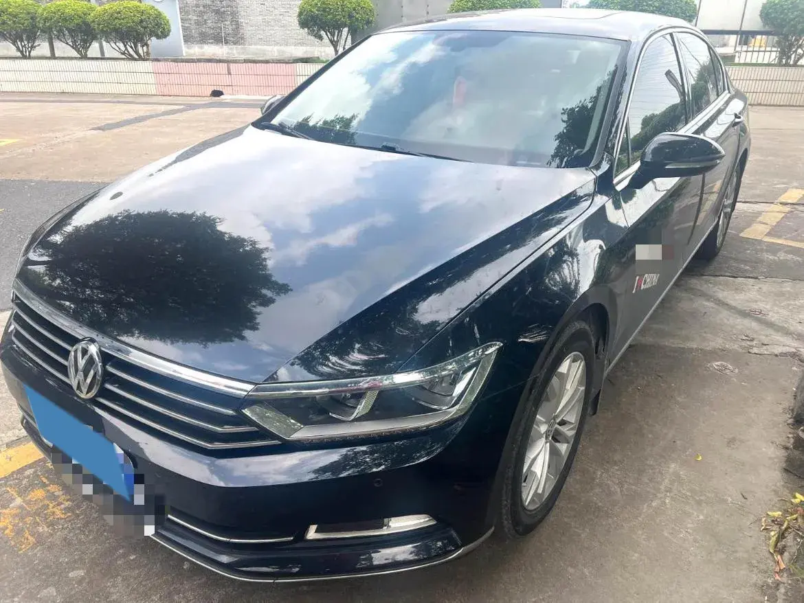 2019 VOLKSWAGEN MAGOTAN view 1