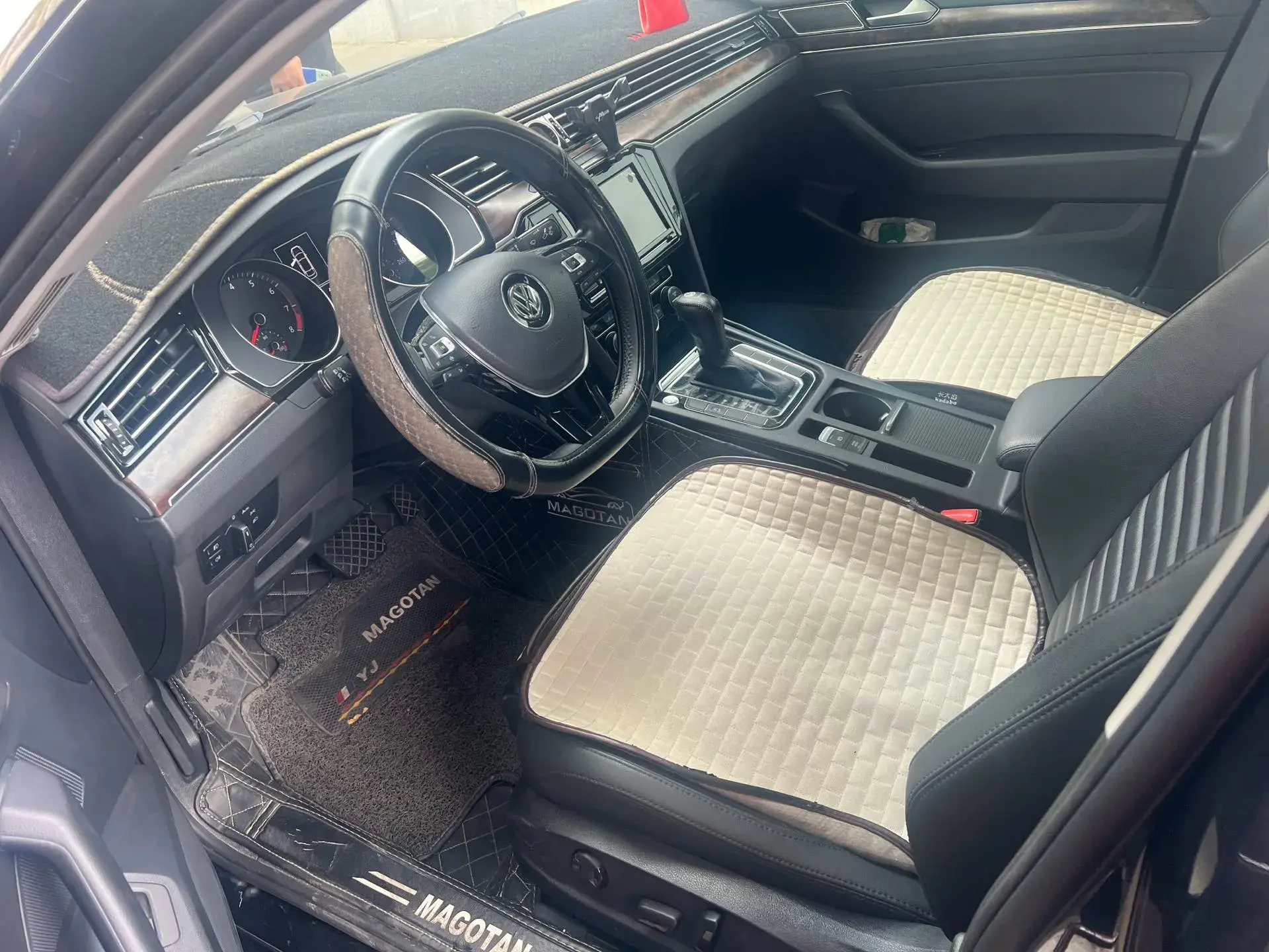 2019 VOLKSWAGEN MAGOTAN thumbnail 3