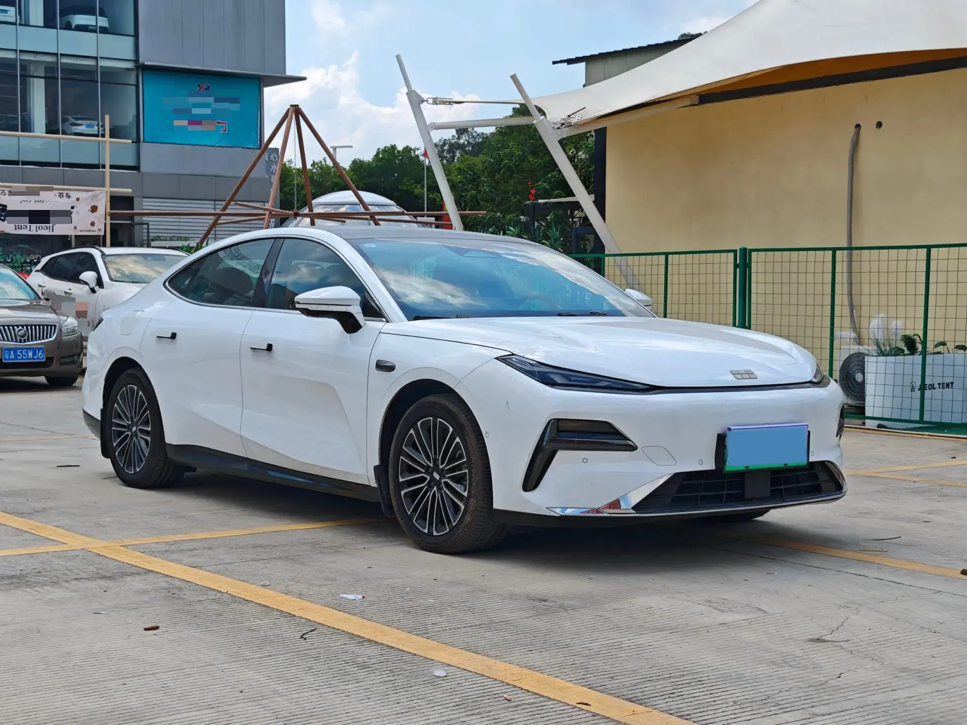 2025 GEELY GALAXY thumbnail 3