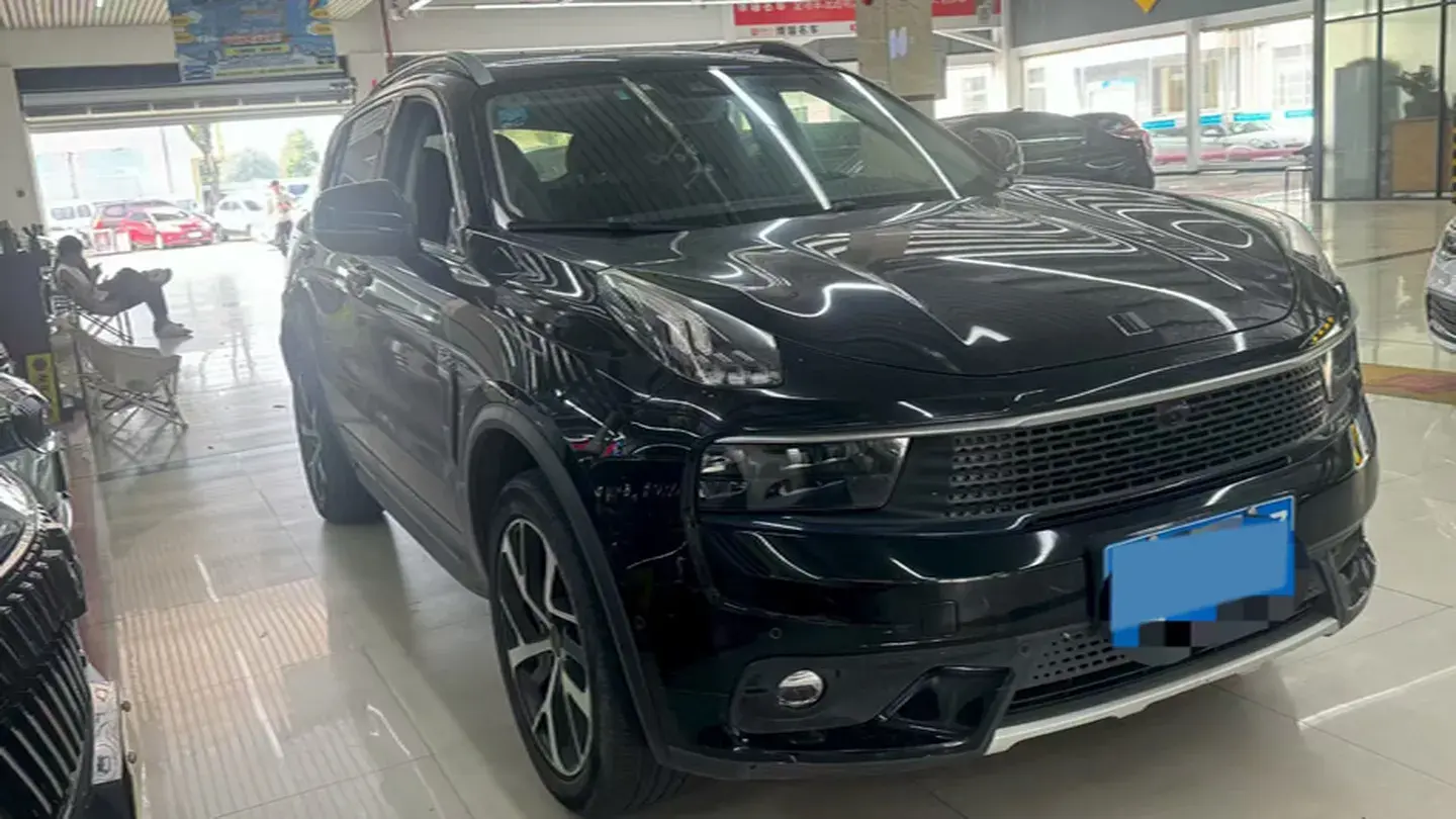 2019 LYNK&CO 01 thumbnail 3