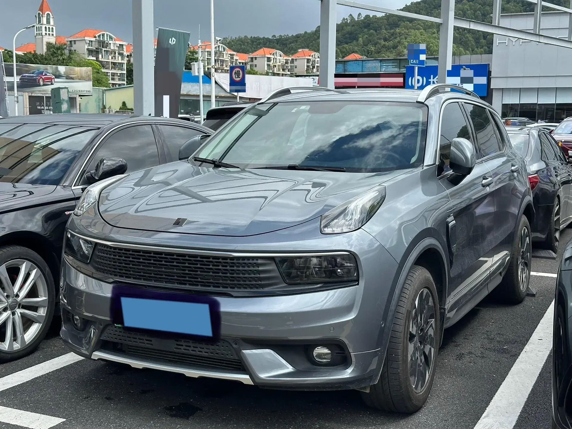 2018 LYNK&CO 01 view 1