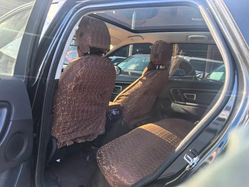 2018 LAND ROVER thumbnail 3