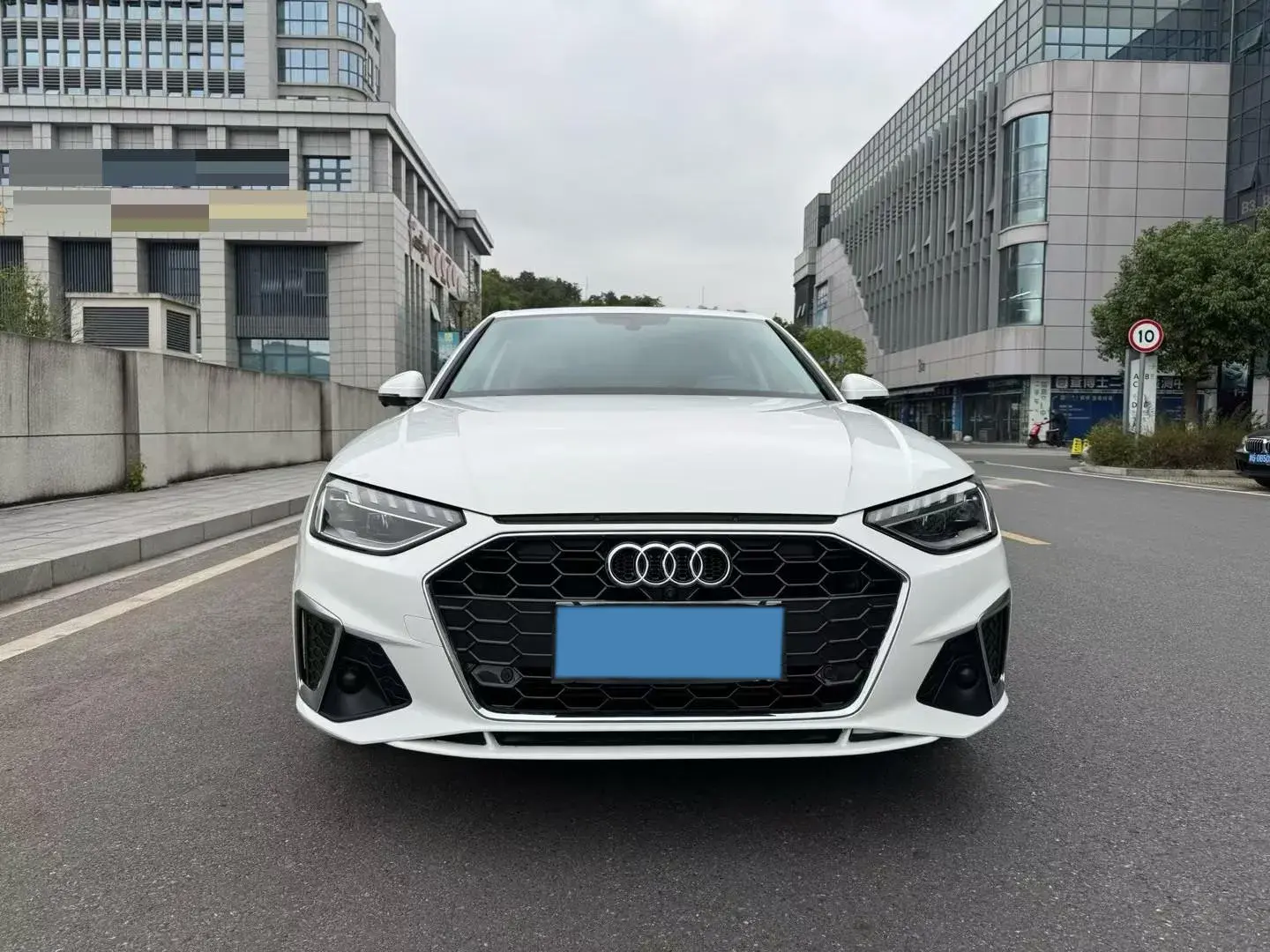 2020 AUDI A4L thumbnail 2