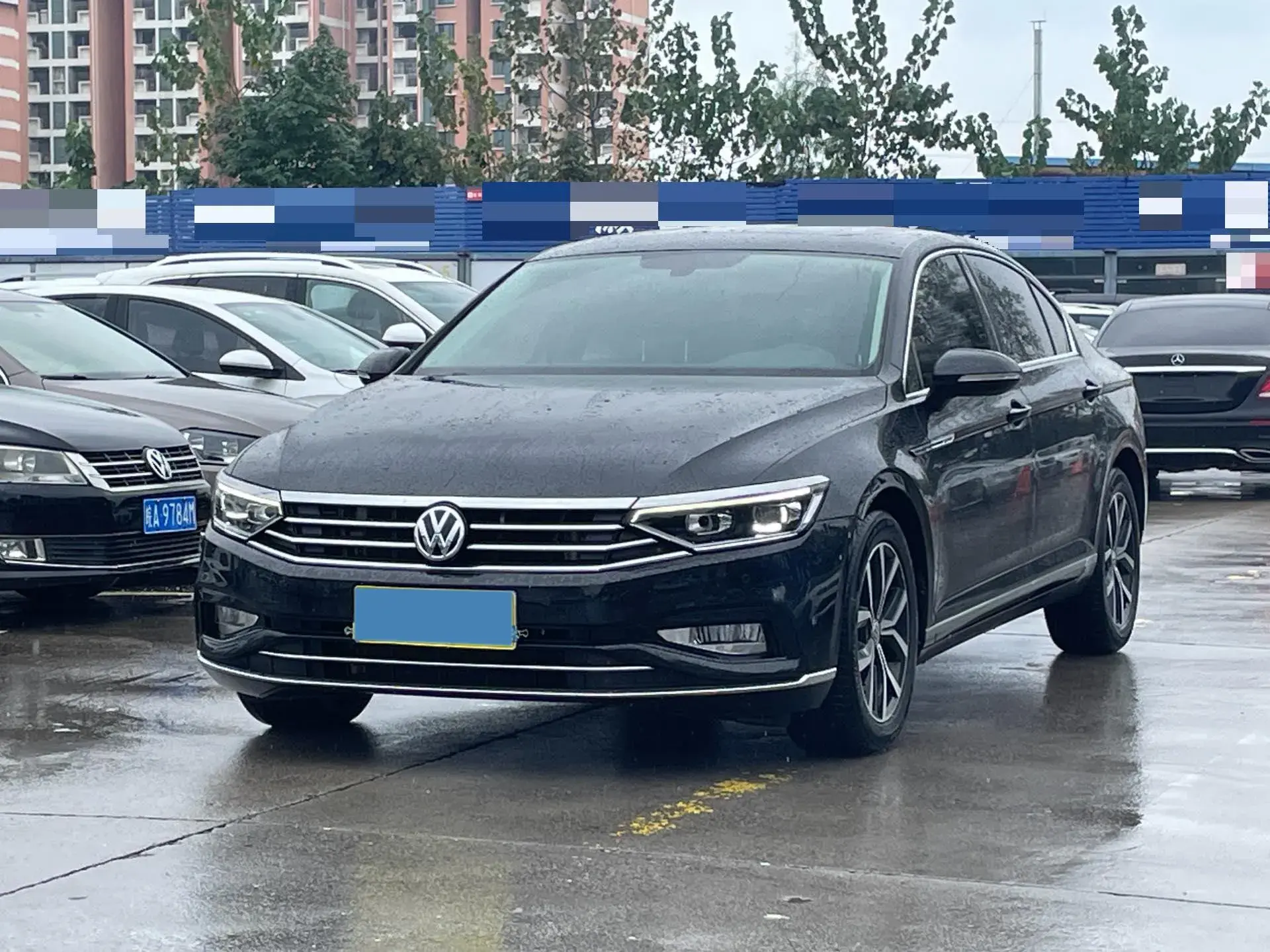 2020 VOLKSWAGEN MAGOTAN view 1