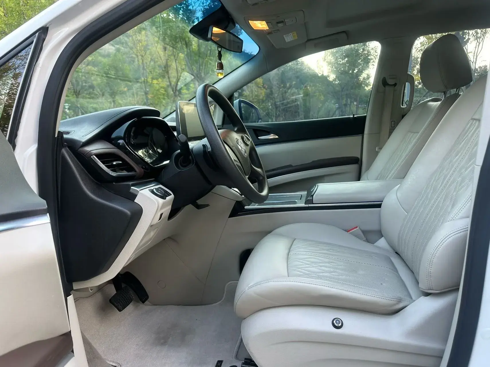 2021 BUICK GL8 thumbnail 4