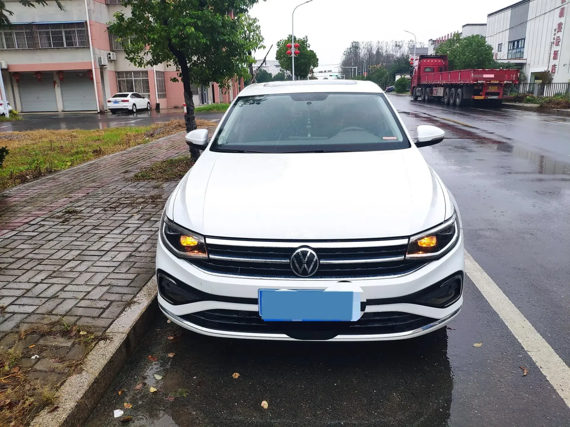 2023 VOLKSWAGEN BORA thumbnail 2