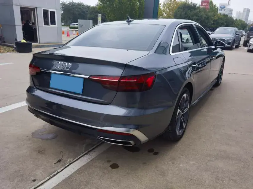 2020 AUDI A4L thumbnail 4