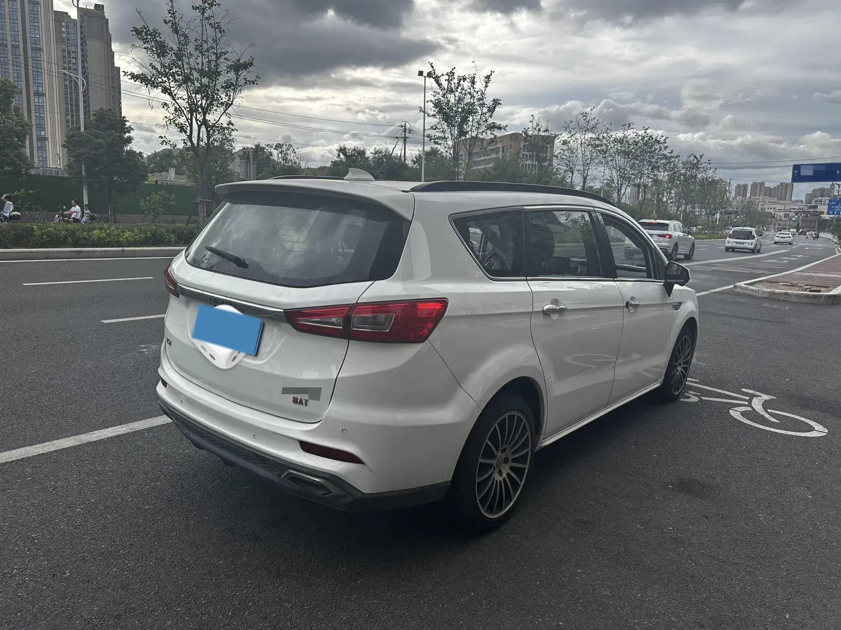 2017 LIFAN XUANLANG thumbnail 3