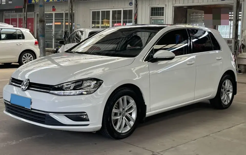 2019 VOLKSWAGEN GOLF view 1