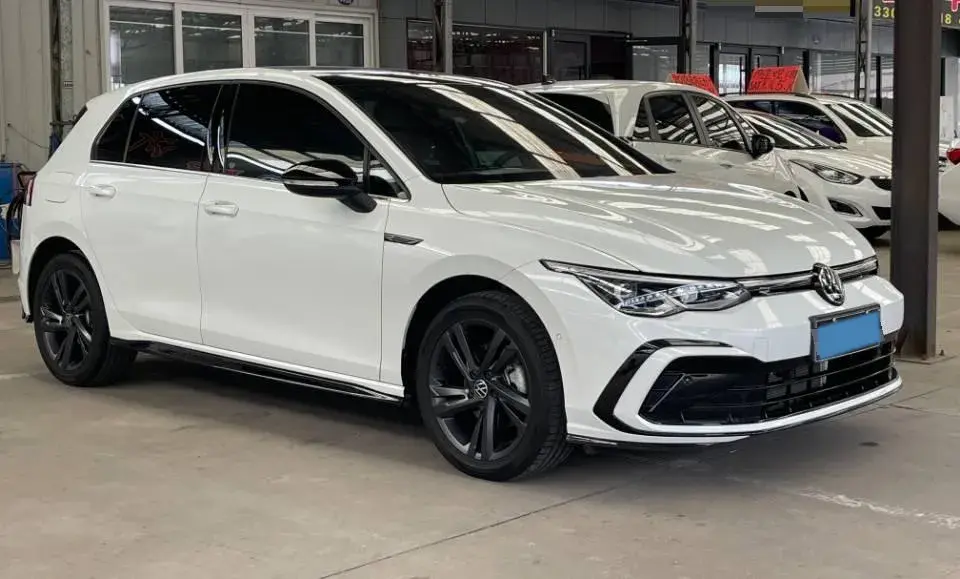 2024 VOLKSWAGEN GOLF thumbnail 3