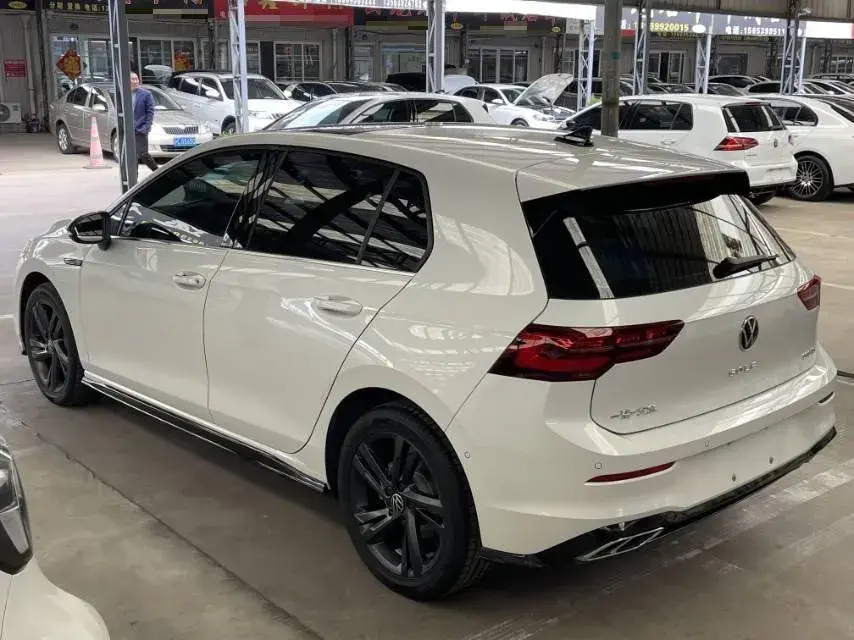 2024 VOLKSWAGEN GOLF thumbnail 4