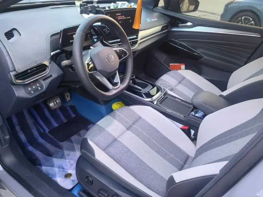 2024 VOLKSWAGEN ID.4 thumbnail 2