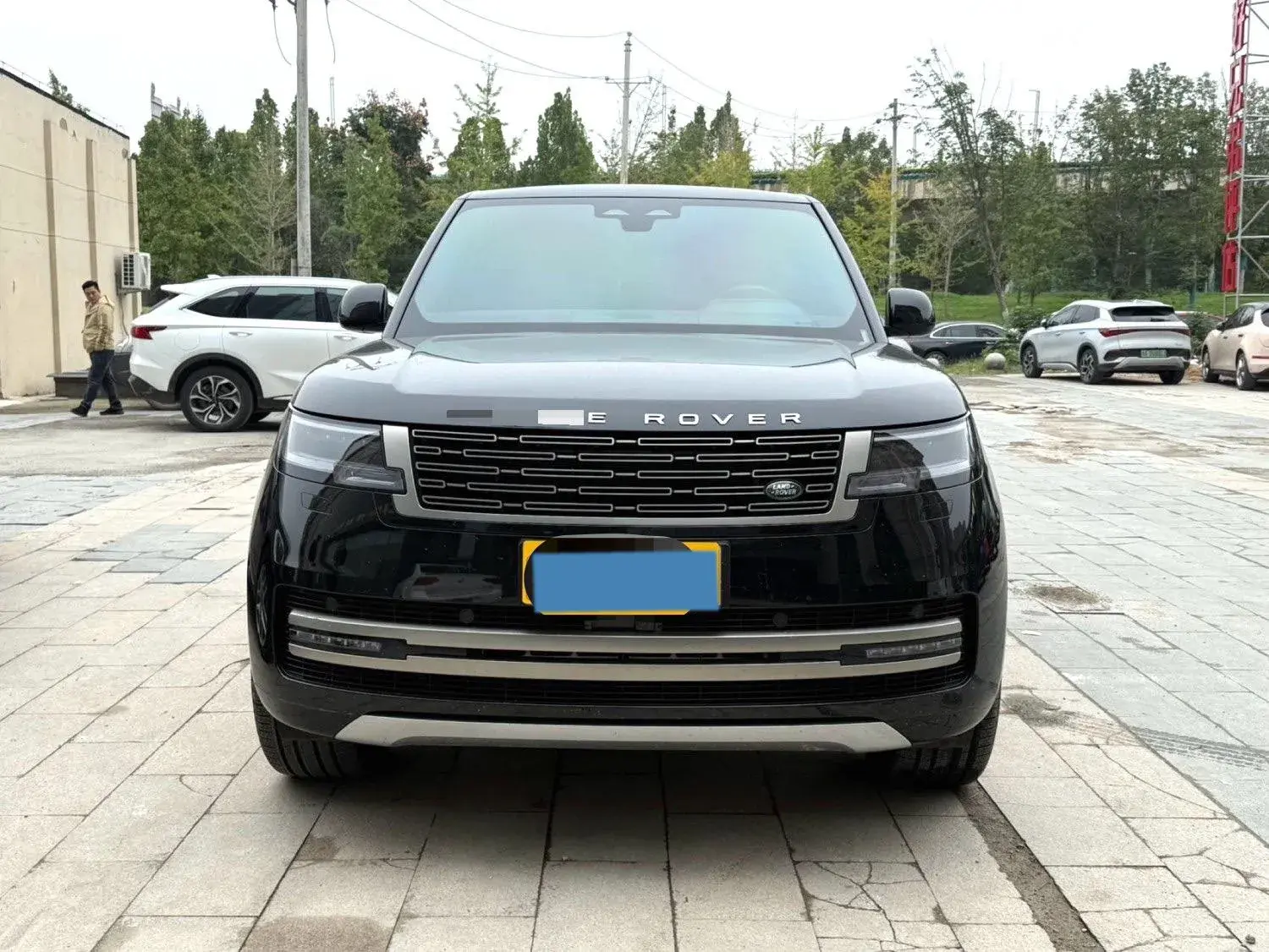 2024 LAND ROVER thumbnail 2