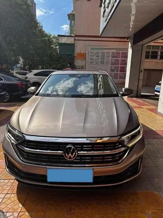 2023 VOLKSWAGEN SAGITAR thumbnail 2