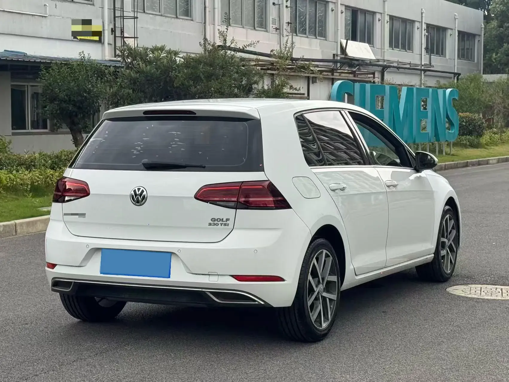 2018 VOLKSWAGEN GOLF thumbnail 4