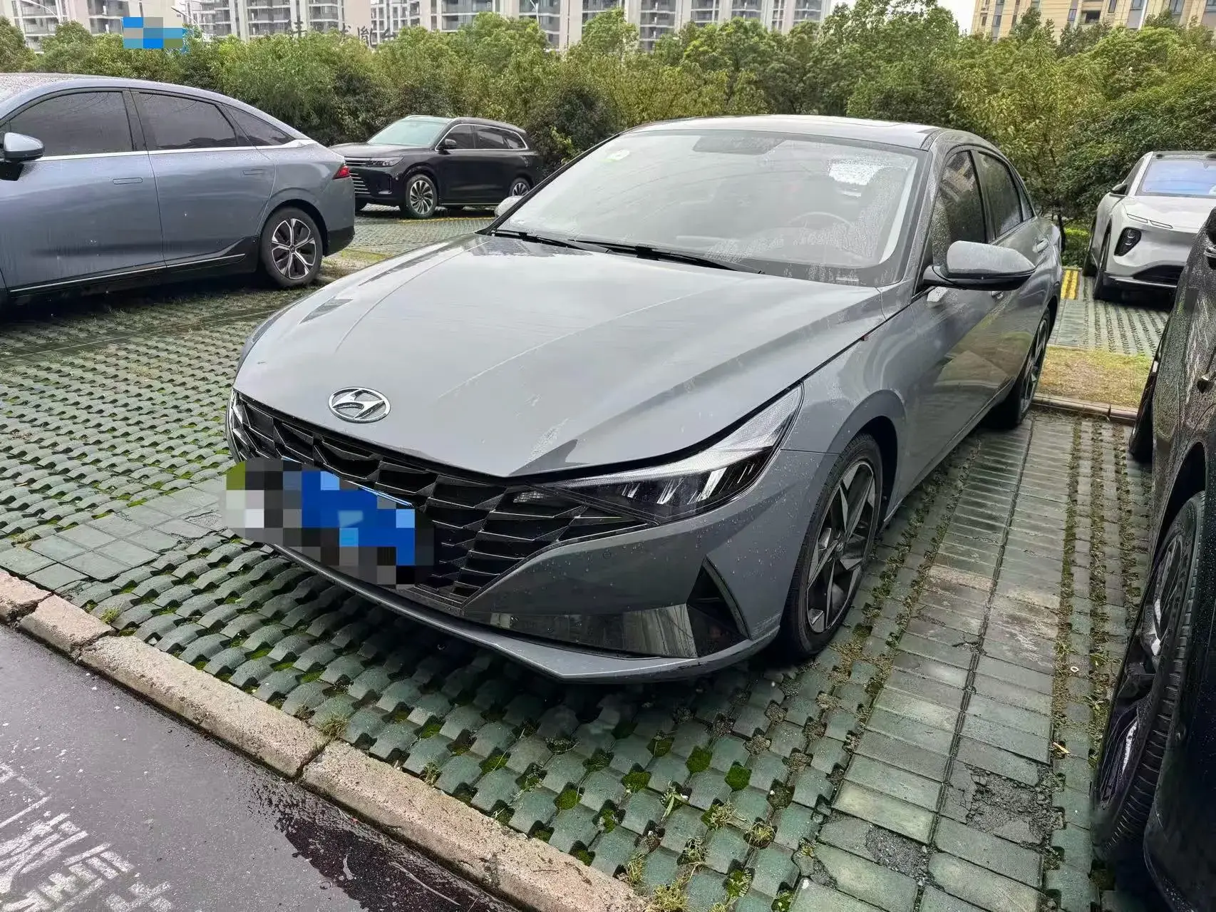2022 HYUNDAI ELANTRA view 1