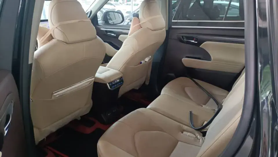 2022 TOYOTA HIGHLANDER thumbnail 4