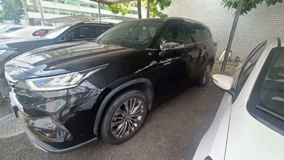 2022 TOYOTA HIGHLANDER view 1