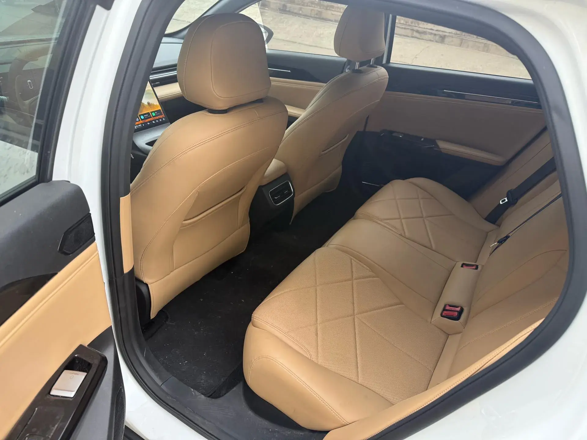 2024 GEELY GALAXY thumbnail 3