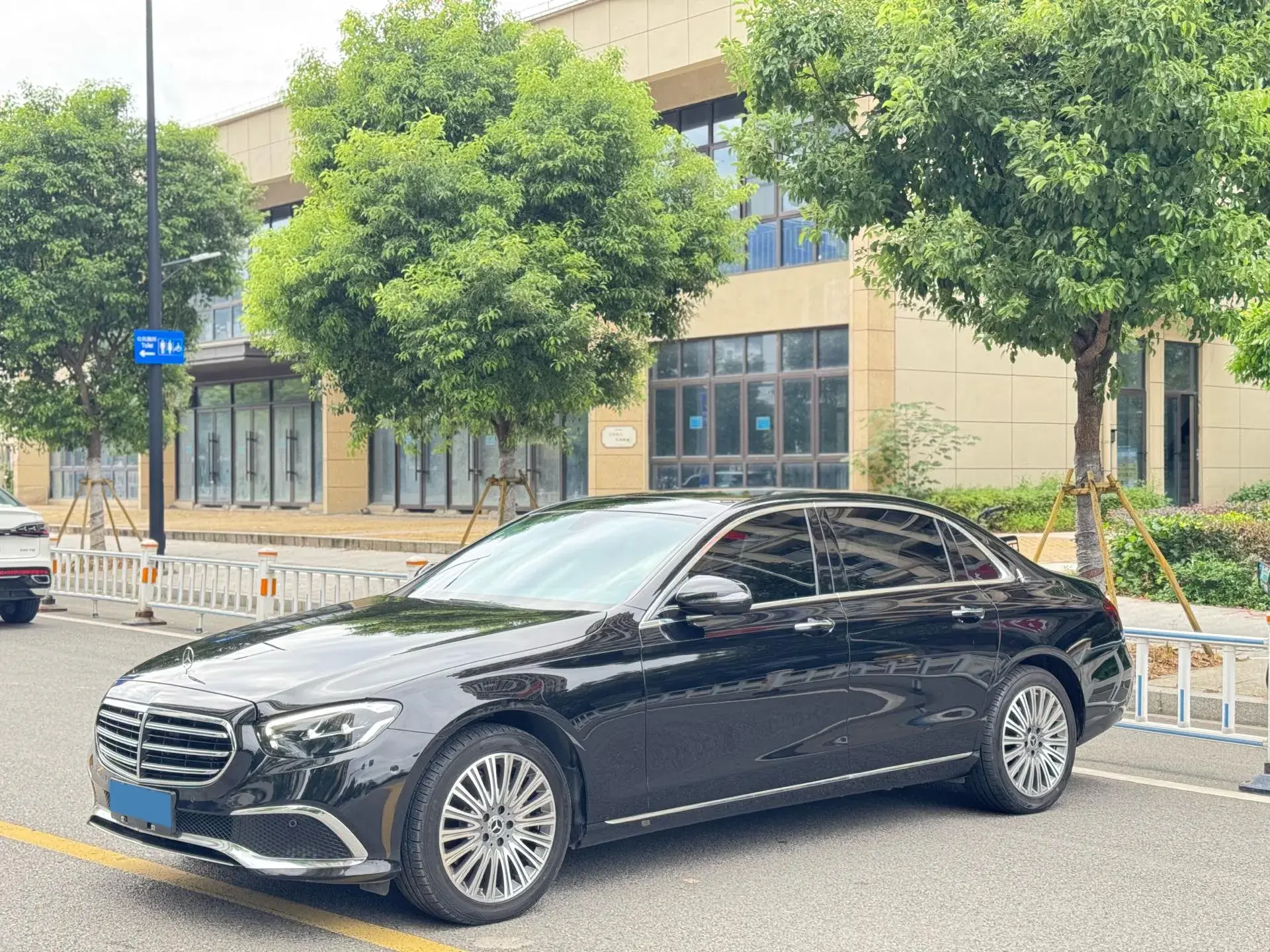 2021 MERCEDES-BENZ E view 1