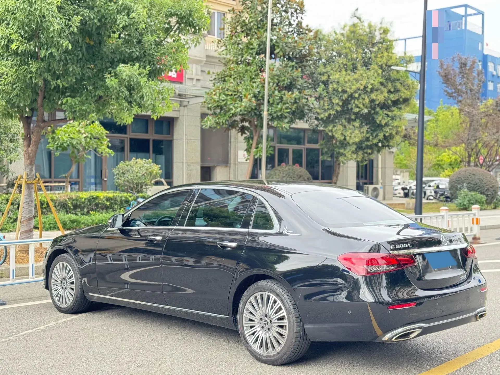 2021 MERCEDES-BENZ E thumbnail 4