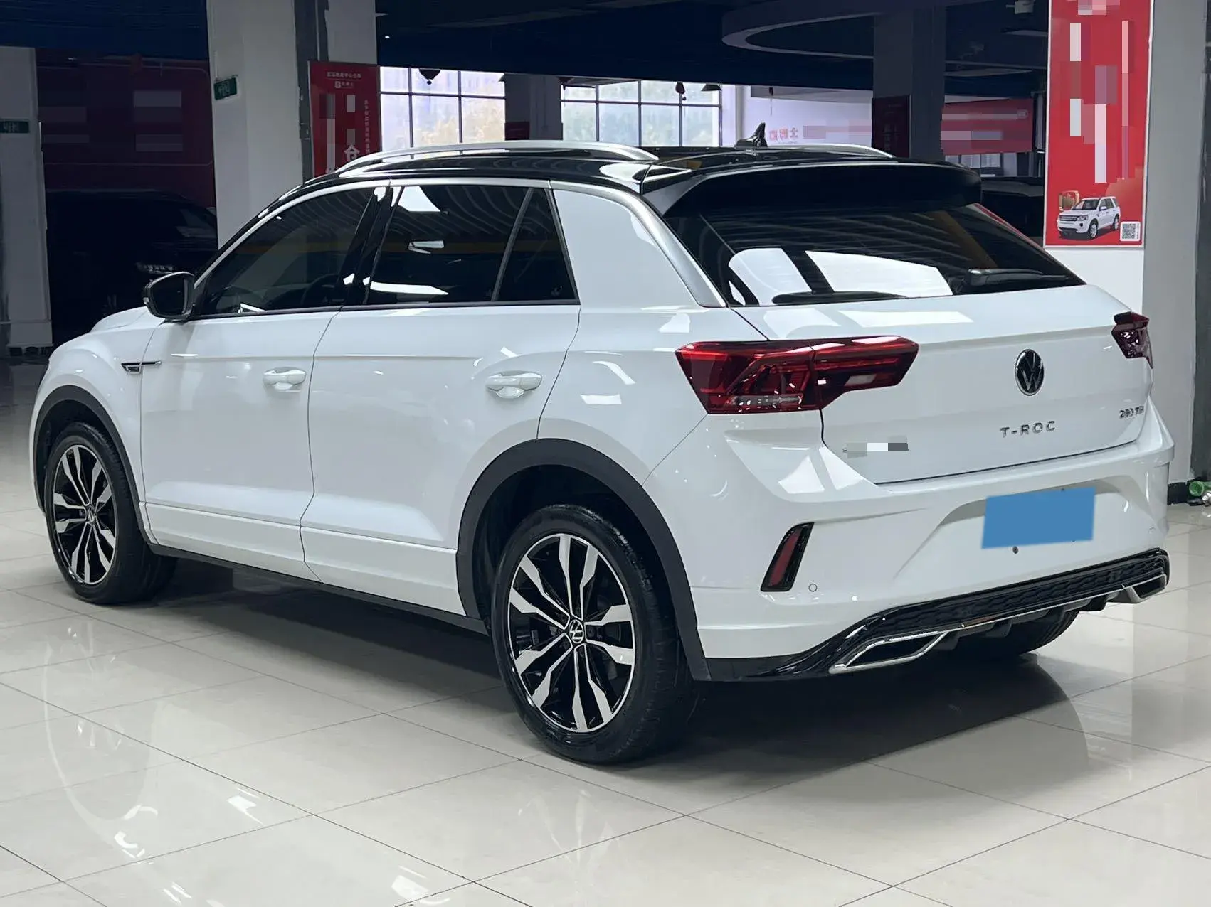2021 VOLKSWAGEN T-ROC thumbnail 4