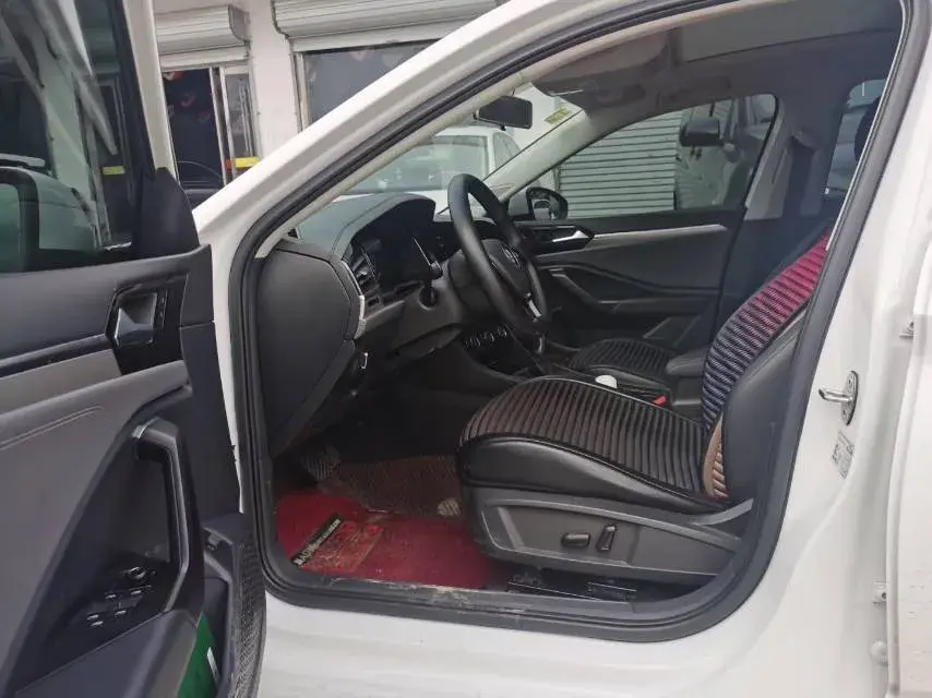 2021 VOLKSWAGEN SAGITAR thumbnail 4