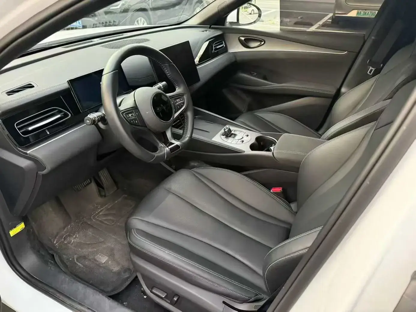 2024 BYD SEAL thumbnail 3