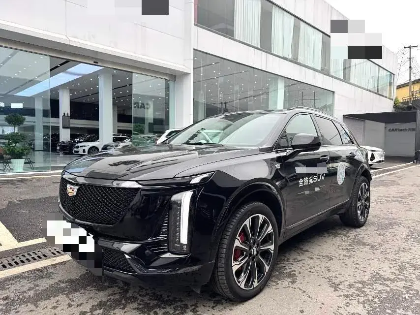 2025 CADILLAC XT5 view 1