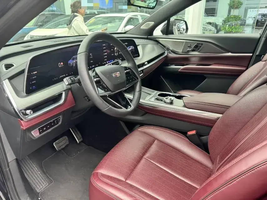 2025 CADILLAC XT5 thumbnail 2