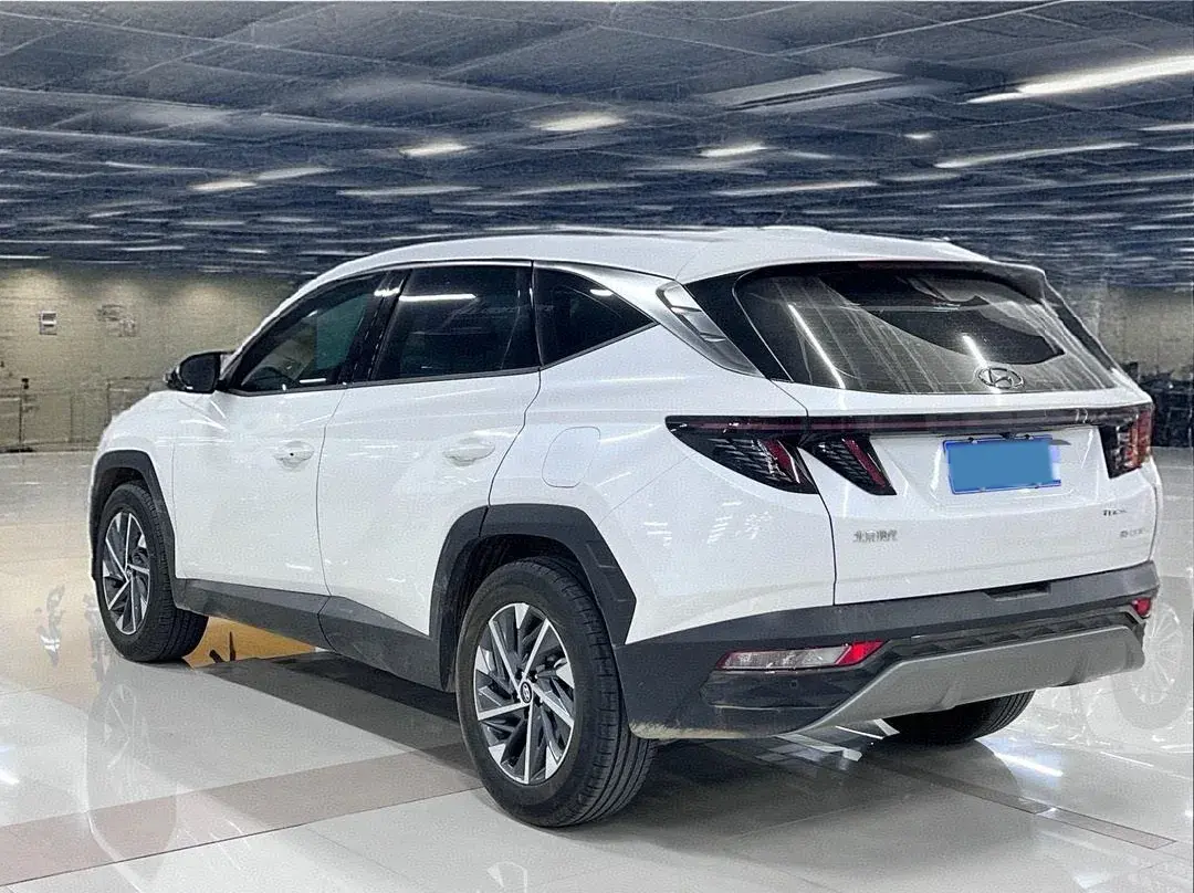 2021 HYUNDAI TUCSON thumbnail 4